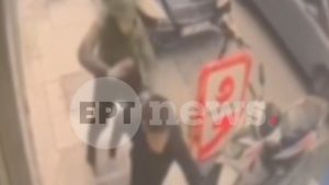 Άγιος Παντελεήμονας: Βίντεο από τη στιγμή που δράστες τρέχουν να διαφύγουν μετά το μαχαίρωμα του 17χρονου