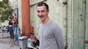 Δημήτρης Παπαϊωάννου: Σκηνοθετεί τη Rosalia στην περιοδεία «Lux» – Δείτε τα εντυπωσιακά βίντεο (vids)