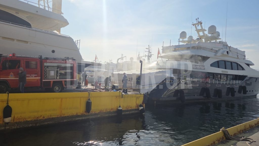 Πυρκαγιά σε σκάφος στα ναυπηγεία Περάματος – Καλά στην υγεία τους οι ναυτικοί (βίντεο)