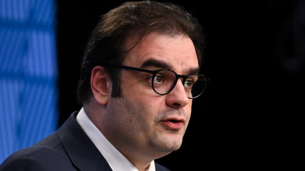 Πιερρακάκης: Στις Βρυξέλλες για το Eurogroup – Οι τιμές της ενέργειας βασικό θέμα στην ατζέντα 