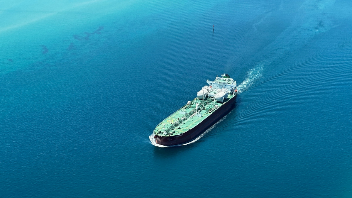 Πλοίο με ελληνική σημαία δέχθηκε χτύπημα από πύραυλο στη Μαύρη Θάλασσα – Μετέφερε 10 Έλληνες ναυτικούς