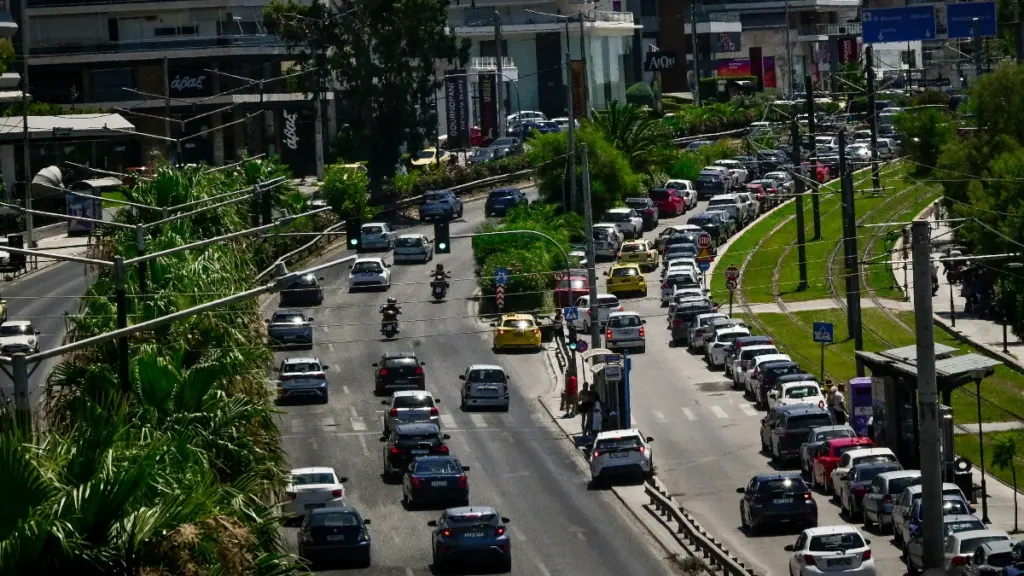 Μποτιλιάρισμα στην Ποσειδώνος λόγω εκτροπής οχήματος