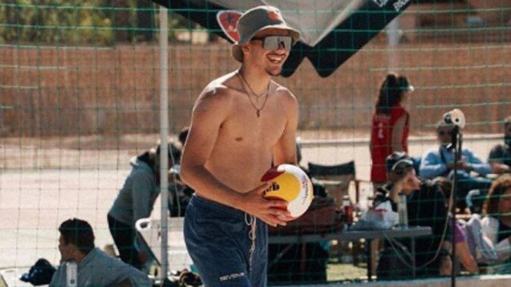 Πύργος: Σπαρακτικές στιγμές το τελευταίο «αντίο» του 18χρονου που έχασε τη ζωή του όταν έπεσε από μπαλκόνι