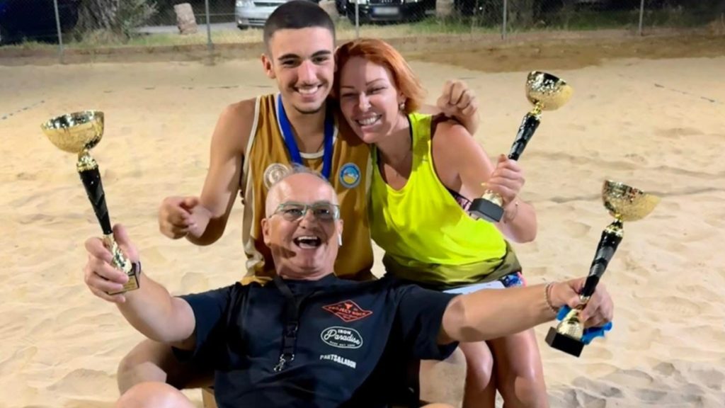 Πύργος: Ραγίζει καρδιές ο πατέρας του 18χρονου που σκοτώθηκε πέφτοντας από μπαλκόνι – «Σήμερα ο κόσμος μας σκοτείνιασε»