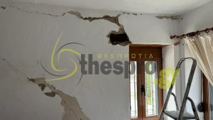 Θεσπρωτία: Ζημιές σε σπίτια στο Πολύδροσο μετά τον σεισμό των 5,3 Ρίχτερ – Καραστάθης: «Παρακολουθούμε το φαινόμενο»