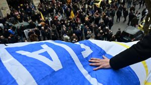 Απεργία Ταξί: Συγκέντρωση διαμαρτυρίας στη Μάρνη και πορεία προς τη Βουλή (εικόνες)