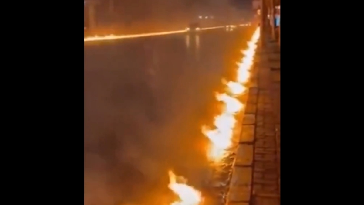 “Κόλαση” στην Τεχεράνη: Φλεγόμενο πετρέλαιο ρέει στους δρόμους – Εκρήξεις σε αποχετεύσεις (βίντεο)