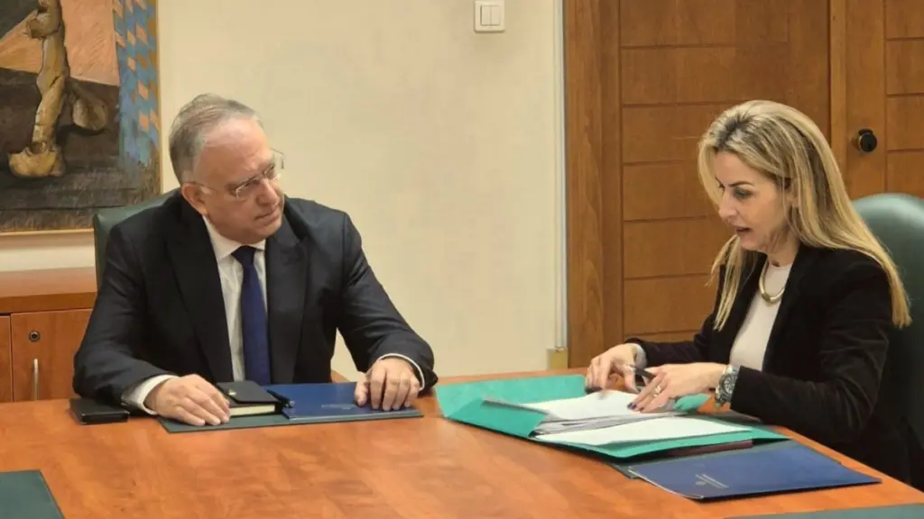 Θεοδωρικάκος: Πλήρης επάρκεια προϊόντων στην αγορά – Εντατικοί έλεγχοι από την Ανεξάρτητη Αρχή της Αγοράς