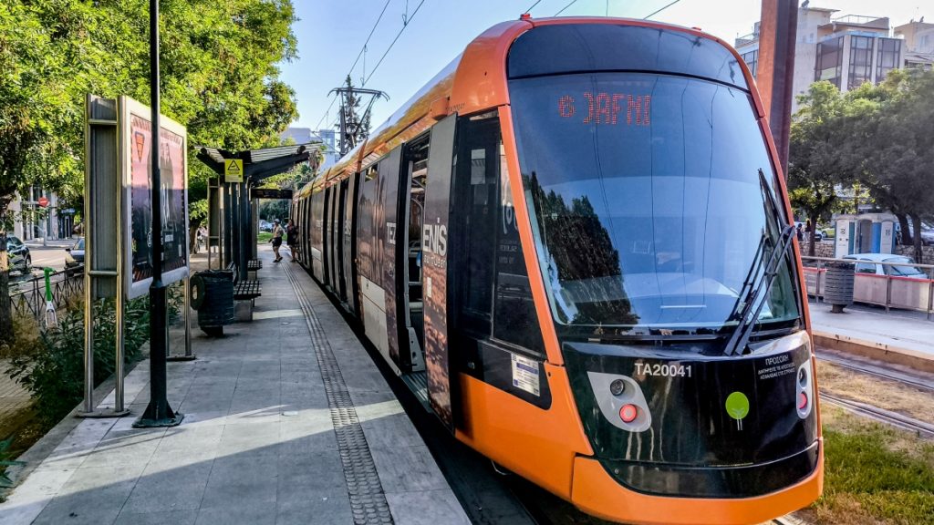 Ξανά σε λειτουργία οι στάσεις του Τραμ «Λ. Βουλιαγμένης», «Ζάππειο» και «Σύνταγμα»