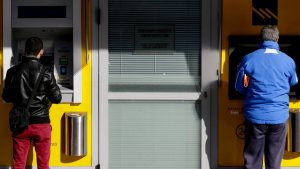 Καθολικό Πάσχα 2026: Πώς θα λειτουργήσουν οι τράπεζες – Ποιες συναλλαγές επηρεάζονται