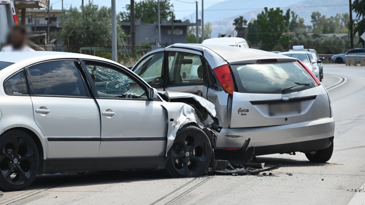 Ποιος πληρώνει τις ζημιές σε τροχαίο ατύχημα με ανασφάλιστο όχημα;