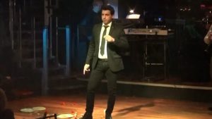 Καρδίτσα: Νεκρός 51χρονος τραγουδιστής – Βρέθηκε μαχαιρωμένος έξω από σπίτι, προσήχθη ένα ύποπτος