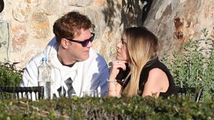 Χρήστος Χολίδης: Πατέρας για πρώτη φορά ο τραγουδιστής – Γέννησε η σύζυγός του, Κατερίνα Γκιουζέλη