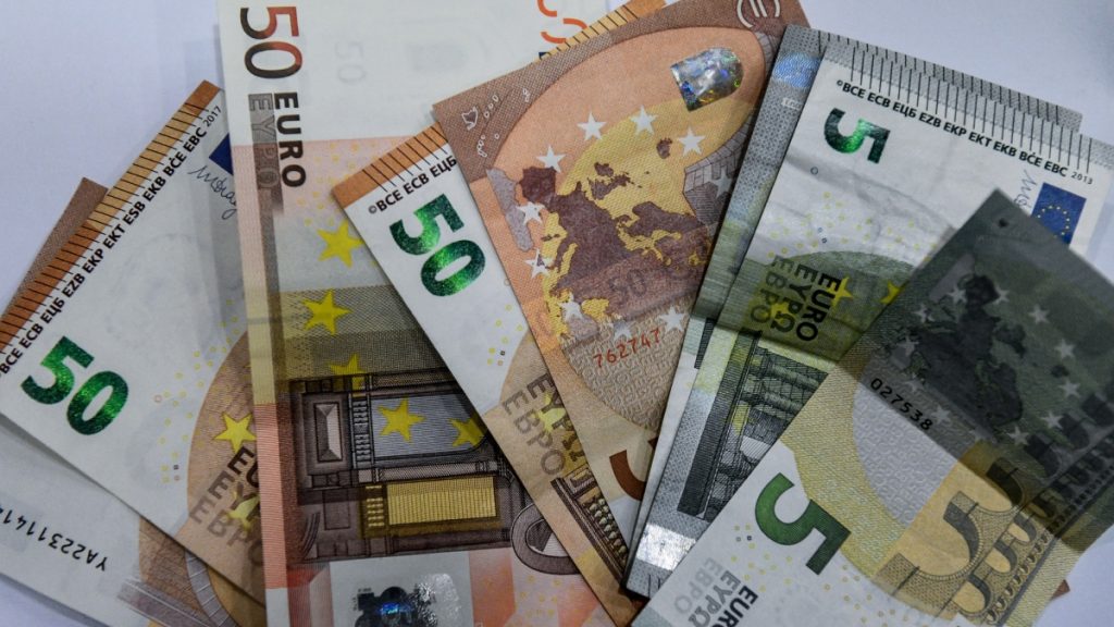 Δώρο Πάσχα: Μέχρι πότε πρέπει να καταβληθεί και πώς υπολογίζεται