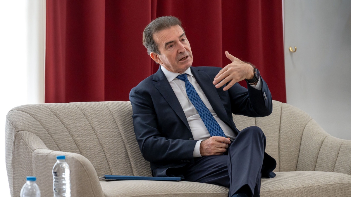 Χρυσοχοΐδης: “Σε λίγες μέρες τα πρόστιμα από τις έξυπνες κάμερες – Νέο σχέδιο με 150 αστυνομικούς στους δρόμους για το κυκλοφοριακό”