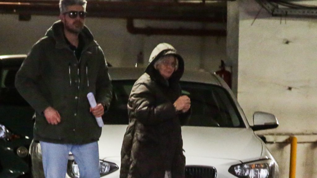 Ελένη Ζαρούλια: Οδηγείται στις φυλακές Ελαιώνα στη Θήβα – Δείτε εικόνες