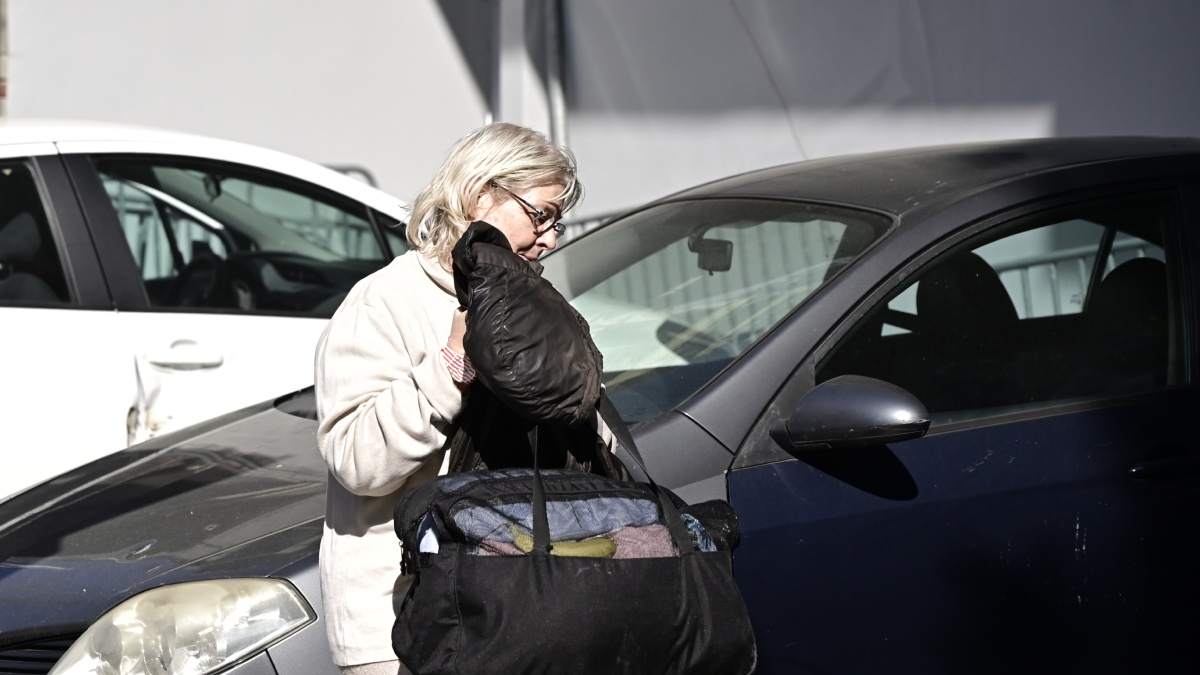 Παραδόθηκε η Ελένη Ζαρούλια στο ΑΤ Πεύκης – Οδηγείται στην φυλακή μετά την καταδίκη της