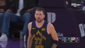 Αποτελέσματα ΝΒΑ: Με Ντόντσιτς οδηγό, οι Λέικερς έφτασαν στην 3η σερί νίκη τους – Έντουαρτς των 41 πόντων «διέλυσε» τους Γκρίζλις