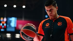 Euroleague play-offs: Αυτοί θα είναι οι διαιτητές  στις «μάχες» του Ολυμπιακού και Παναθηναϊκού