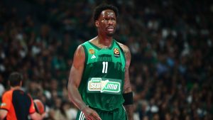 Νάιτζελ Χέις-Ντέιβις: Τρομερή απάντηση σε όσους τον σχολίασαν για τα ταξίδια του (φωτογραφία)