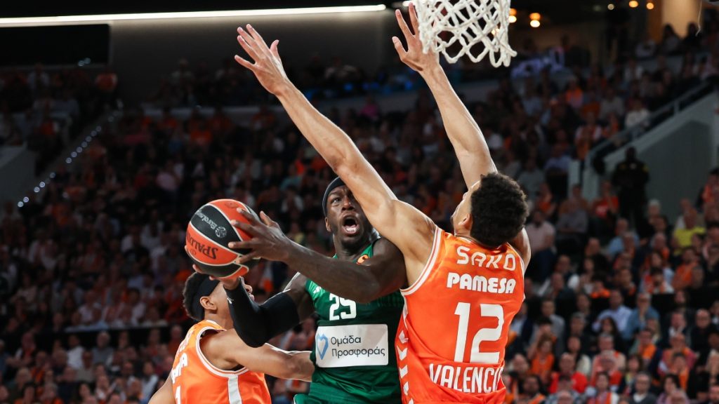 Ο Ναν απαντά στην Euroleague για το μπλοκ του Μπαντιό: «Δεν γίνεται να πέσω έτσι, δεν το πιστεύω»