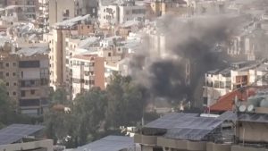 Μέση Ανατολή: Νέες εκρήξεις στην Τεχεράνη – Επιθέσεις στο αεροδρόμιο του Κουβέιτ και σε τάνκερ ανοιχτά του Κατάρ