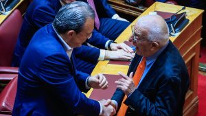 Φάμελλος σε Κακλαμάνη: “Η κυβέρνηση απαξιώνει το Κοινοβούλιο και προσβάλλει τους πολίτες”