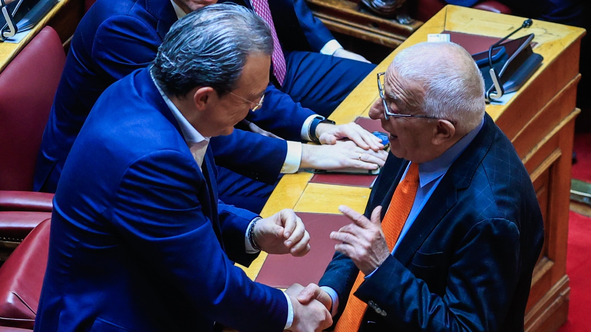 Φάμελλος σε Κακλαμάνη: “Η κυβέρνηση απαξιώνει το Κοινοβούλιο και προσβάλλει τους πολίτες”