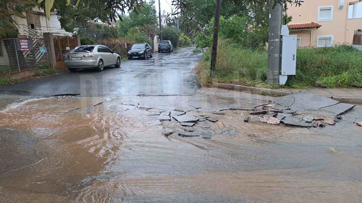 Κακοκαιρία Erminio: Ένας νεκρός στη Νέα Μάκρη – Προβλήματα στην Αττική, πλημμύρισε το αστυνομικό τμήμα Μαραθώνα (Εικόνες)
