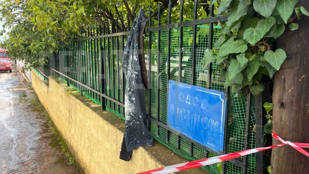 Νέα Μάκρη: Πάλεψε για να σωθεί ο άτυχος Πολωνός – Ανατριχιαστική φωτογραφία με το παντελόνι του πάνω στα κάγκελα