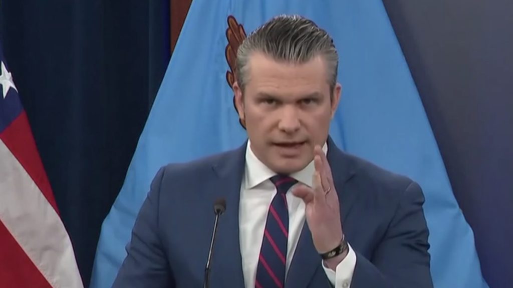 ΗΠΑ: Ο  Χέγκσεθ “καρατόμησε” τον αρχηγό του Επιτελείου Στρατού – Απέλυσε άλλους 2 ανώτερους αξιωματούχους