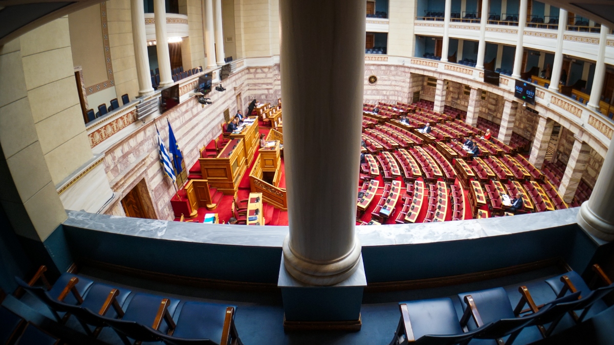 Υπόθεση ΟΠΕΚΕΠΕ: Μαζί με 28 CD οι δύο ογκώδεις δικογραφίες στη Βουλή – Συνεδριάζει τη Μ. Τρίτη η Επιτροπή Δεοντολογίας