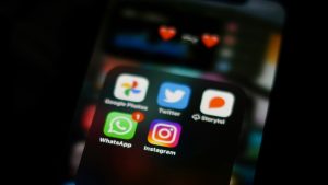 Συμφωνείτε με την απόφαση να απαγορευτεί η χρήση των social media σε παιδιά κάτω των 15 ετών;