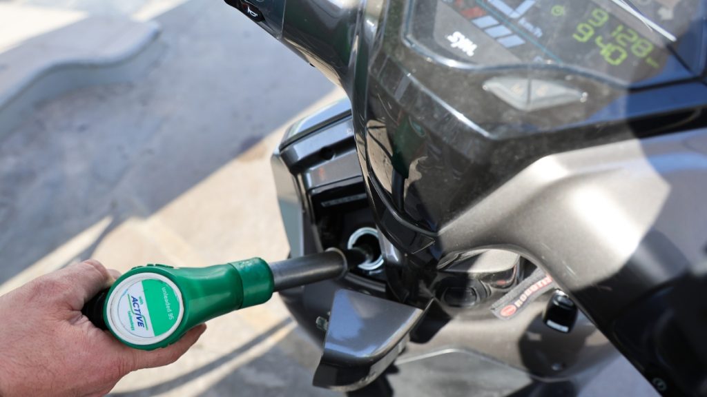 Fuel Pass 2026: Δεύτερη “φουρνιά” πληρωμών σήμερα, ποιοι ΑΦΜ κάνουν αίτηση – Πού “κολλάει” το σύστημα