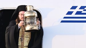 Άγιος Φως: Με ειδικές πτήσεις η μεταφορά του σε όλη την Ελλάδα – Αναλυτικά τα δρομολόγια