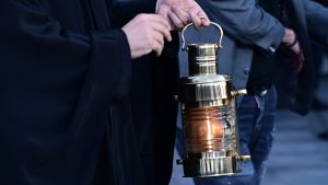 Άγιο Φως: Το σχέδιο μεταφοράς από τα Ιεροσόλυμα σε όλη την Ελλάδα – Τι ώρα αναμένεται στην Αθήνα