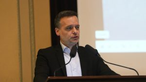 Δούκας σε Μενδώνη για Β. Όλγας: “Επιλεκτική μνήμη, ο αρχικός σχεδιασμός Μπακογιάννη προέβλεπε ότι θα ήταν πεζόδρομος”