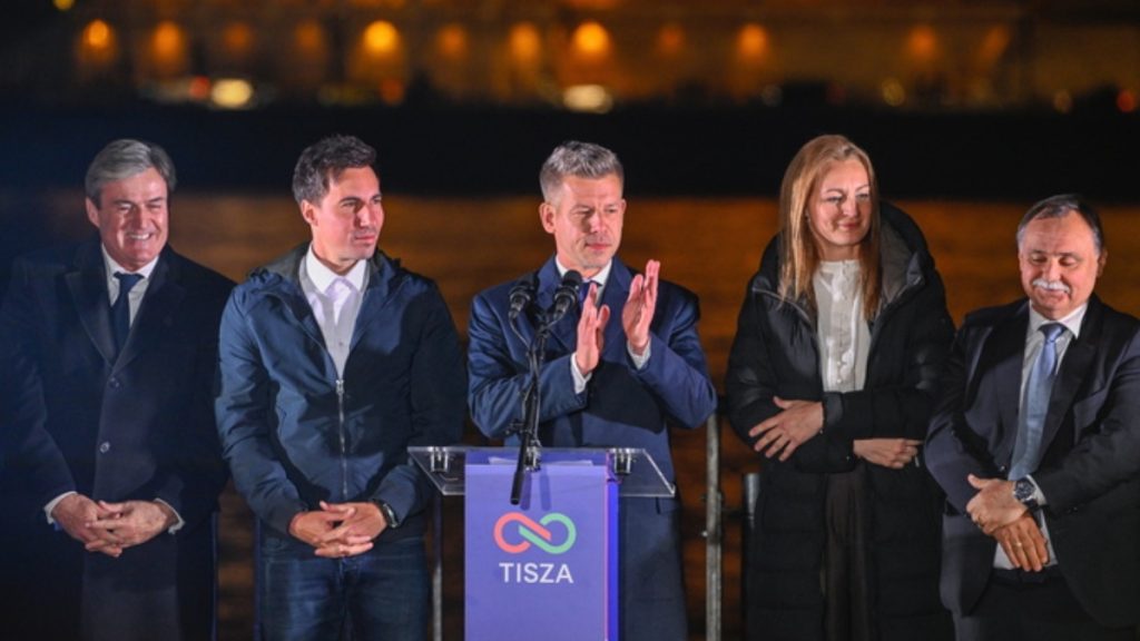 Πέτερ Μάγιαρ: Το προφίλ του 45χρονου νικητή των εκλογών – Πώς “εκθρόνισε” τον Όρμπαν ύστερα από 16 χρόνια