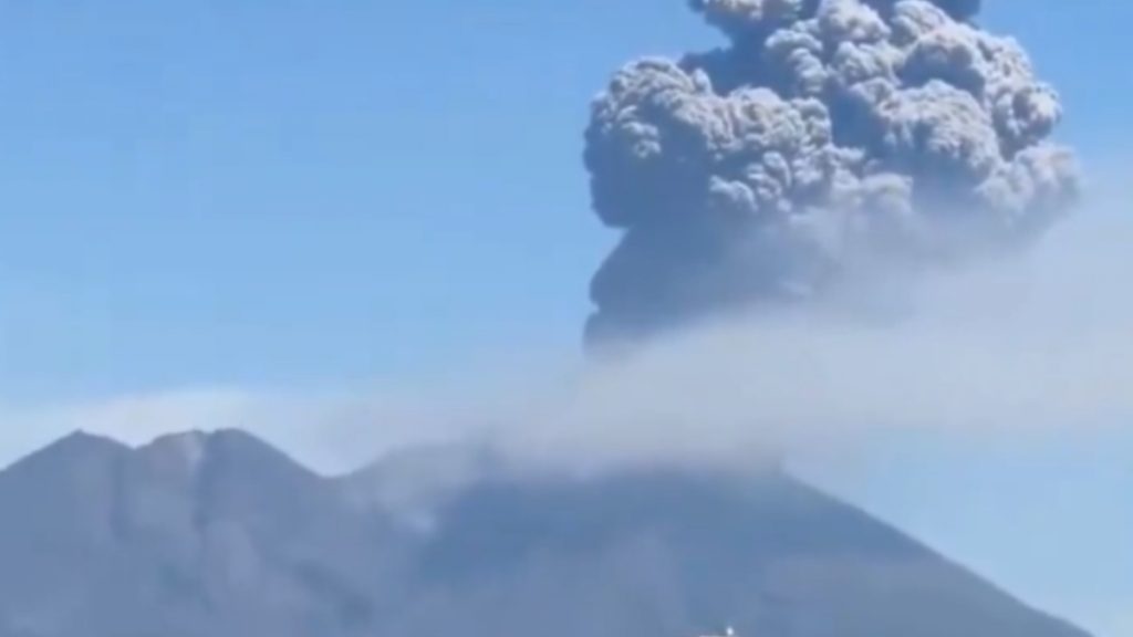 Ιαπωνία: Ξανά σε φάση εκρηκτικής δραστηριότητας το ηφαίστειο Σακουρατζίμα (βίντεο)