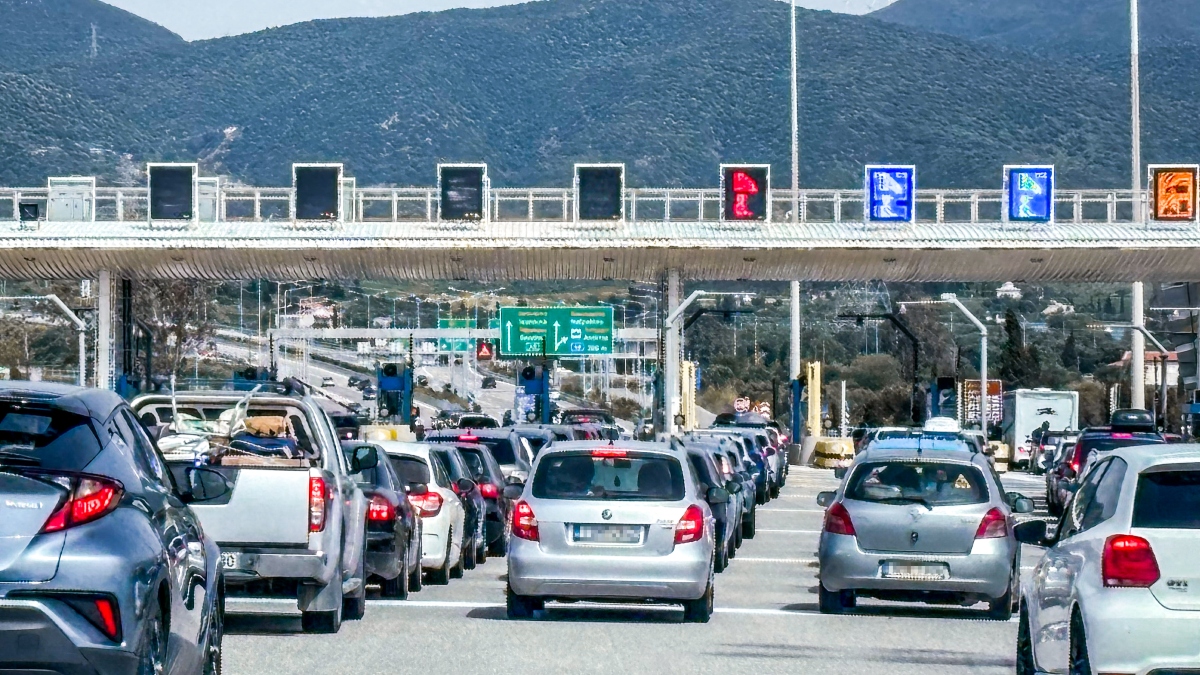 Σε εξέλιξη η επιστροφή των εκδρομέων του Πάσχα στην Αθήνα – Πού υπάρχουν προβλήματα