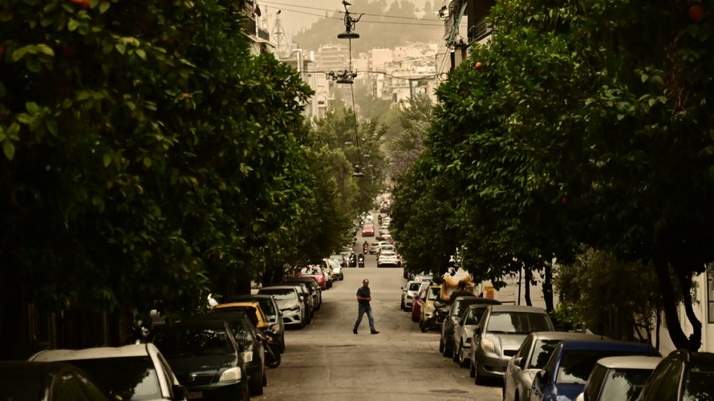 Καιρός σήμερα: Συννεφιά και αφρικανική σκόνη – Πού θα βρέξει