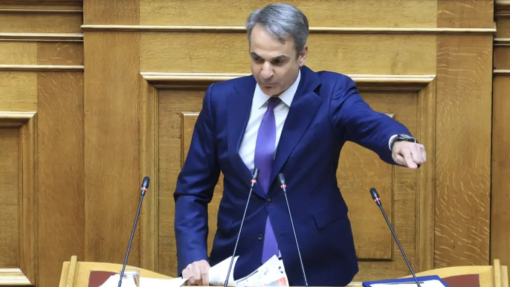 Μητσοτάκης σε Ανδρουλάκη: Ονειρεύεσαι αυτοδυναμία ΝΔ για να βγεις από τη δύσκολη θέση
