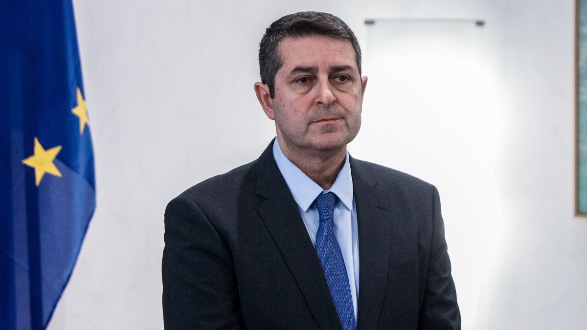 Άλλες 10-15 κρίσιμες ημέρες για τον Γιώργο Μυλωνάκη – Τα τελευταία νέα για την υγεία του