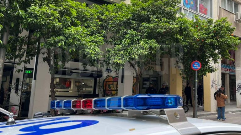 Πυκνώνει το μυστήριο για την θανάσιμη πτώση της γυναίκας στον ακάλυπτο – Εξετάζουν το βίντεο σοκ με τις τελευταίες της κινήσεις οι Αρχές