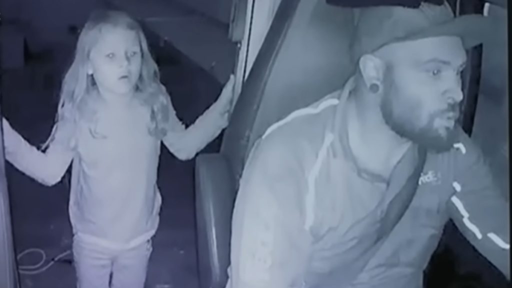 Τέξας: Σοκ με τις τελευταίες στιγμές της 7χρονης που δολοφονήθηκε από κούριερ – “Είσαι απαγωγέας;” (βίντεο)