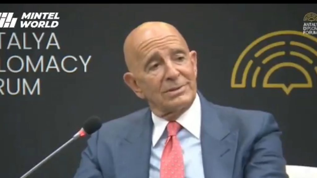 Τομ Μπάρακ: “Δεν θα αναφερθώ στο ζήτημα Ελλάδας-Τουρκίας, γιατί θα μου απαγορεύσουν να ξαναπάω στη Μύκονο”