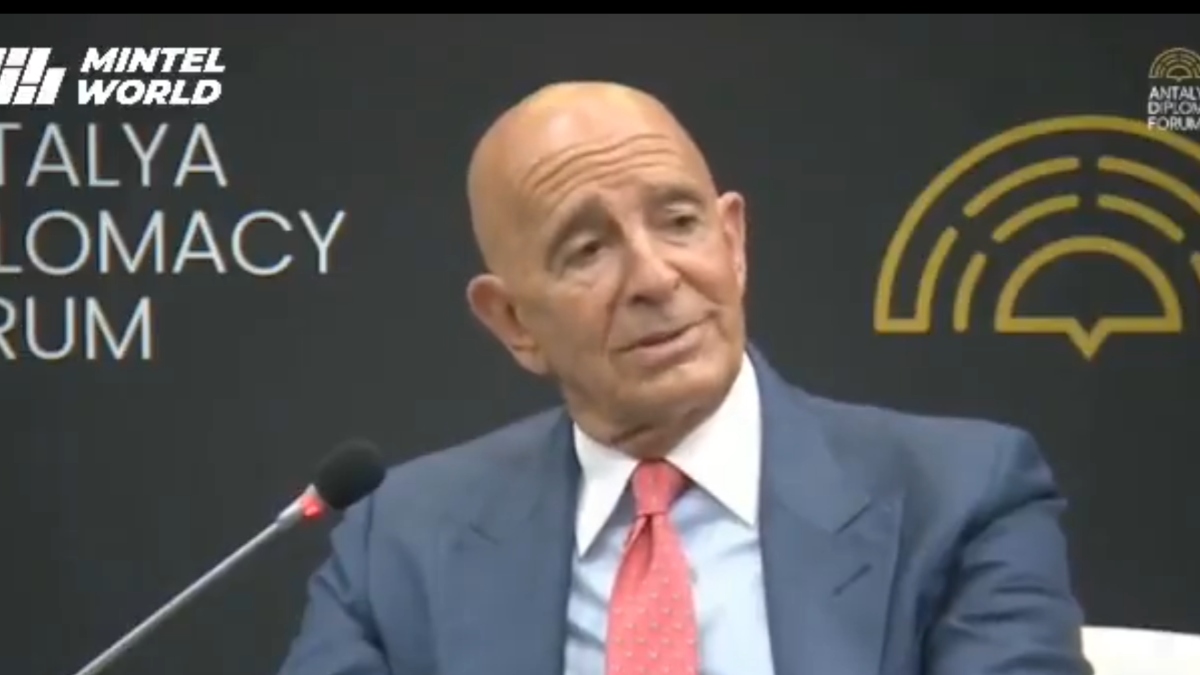 Τομ Μπάρακ: “Δεν θα αναφερθώ στο ζήτημα Ελλάδας-Τουρκίας, γιατί θα μου απαγορεύσουν να ξαναπάω στη Μύκονο”