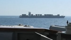 Βίντεο από το ρεσάλτο των ΗΠΑ στο ιρανικό πλοίο – “Όχι” σε νέες συνομιλίες λέει το Ιράν και υπόσχεται αντίποινα