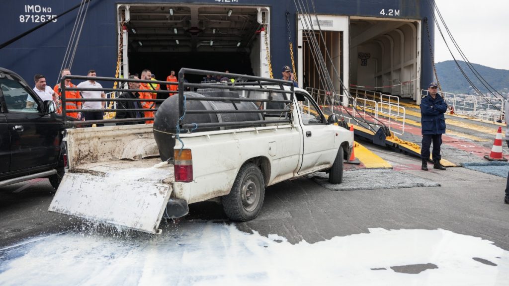 Αφθώδης πυρετός: Αγανακτισμένοι οι κτηνοτρόφοι στη Λέσβο, τι ζητούν – Αδειάζουν τα ράφια στα σούπερ μάρκετ