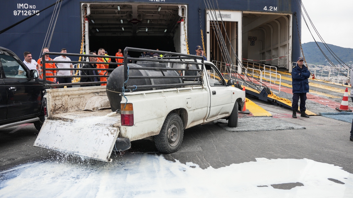 Αφθώδης πυρετός: Αγανακτισμένοι οι κτηνοτρόφοι στη Λέσβο – Αποκλεισμένο για 7η ημέρα το λιμάνι, ελλείψεις σε βασικά προϊόντα